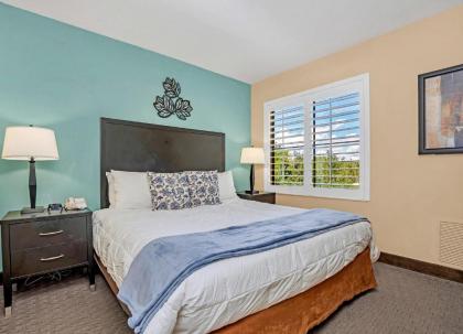 One Bedroom Suite with Queen Bed - Near Disney - Pool and Hot Tub! Orlando