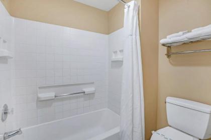 Near Disney - 1 BR with Two Queen Beds - Pool and Hot Tub! - image 6