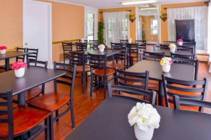 Rodeway Inn Orleans - Cape Cod - image 5
