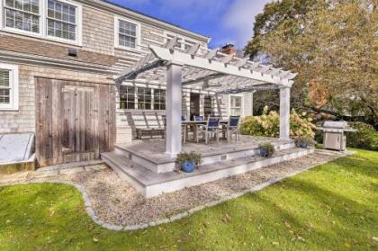 Charming Cottage with Deck - Walk to Skaket Beach! - image 2