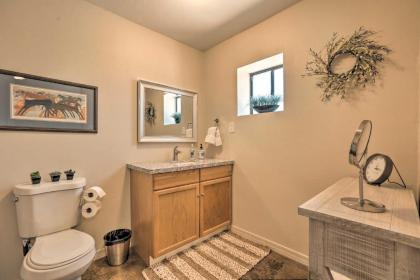 Oro Valley Couples Retreat with Rooftop Views! - image 17