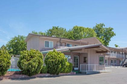 Days Inn by Wyndham Oroville - image 3