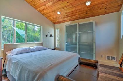 Beach Escape Zen-inspired Lake Osoyoos Chalet! - image 5