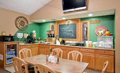 AmericInn by Wyndham Oscoda Near AuSable River - image 7