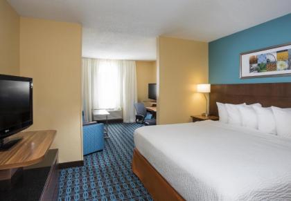 Fairfield Inn & Suites Oshkosh - image 12