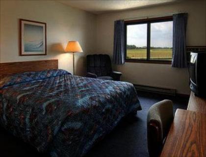 Super 8 by Wyndham Oshkosh Airport - image 15
