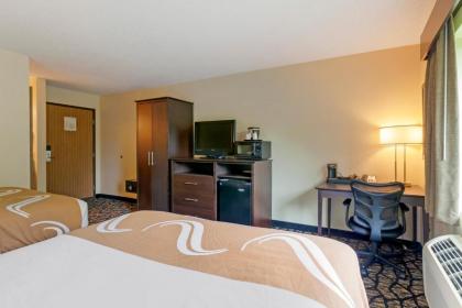 Quality Inn - image 12