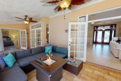 Sarasota Bay Pool Home - image 12