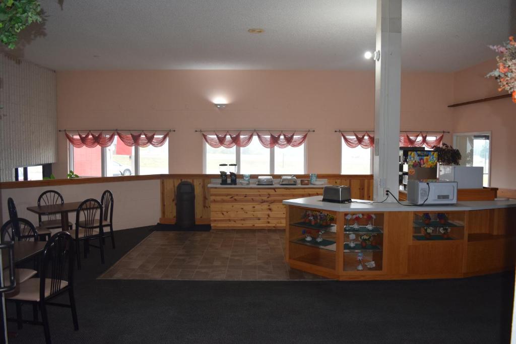 Osseo Inn - image 3