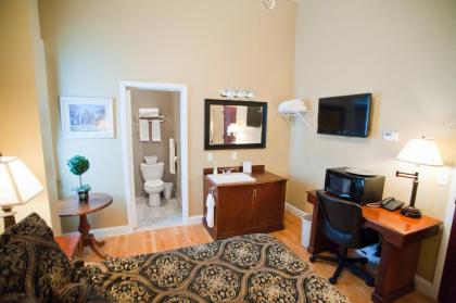 Beacon Hotel Oswego - image 10