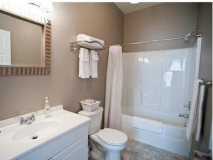 Beacon Hotel Oswego - image 3