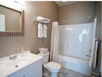 Beacon Hotel Oswego - image 3