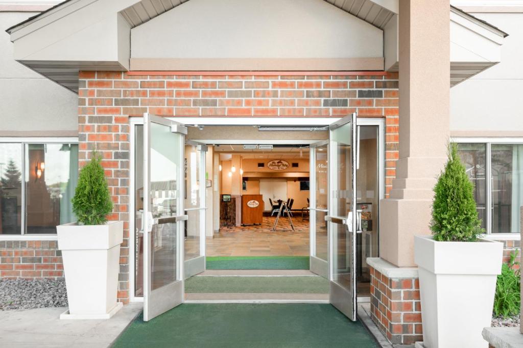 Holiday Inn Minneapolis NW Elk River an IHG Hotel - image 3