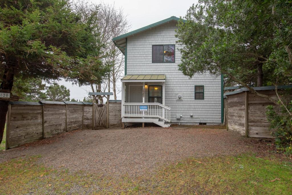 Apple Gate Beach House - main image
