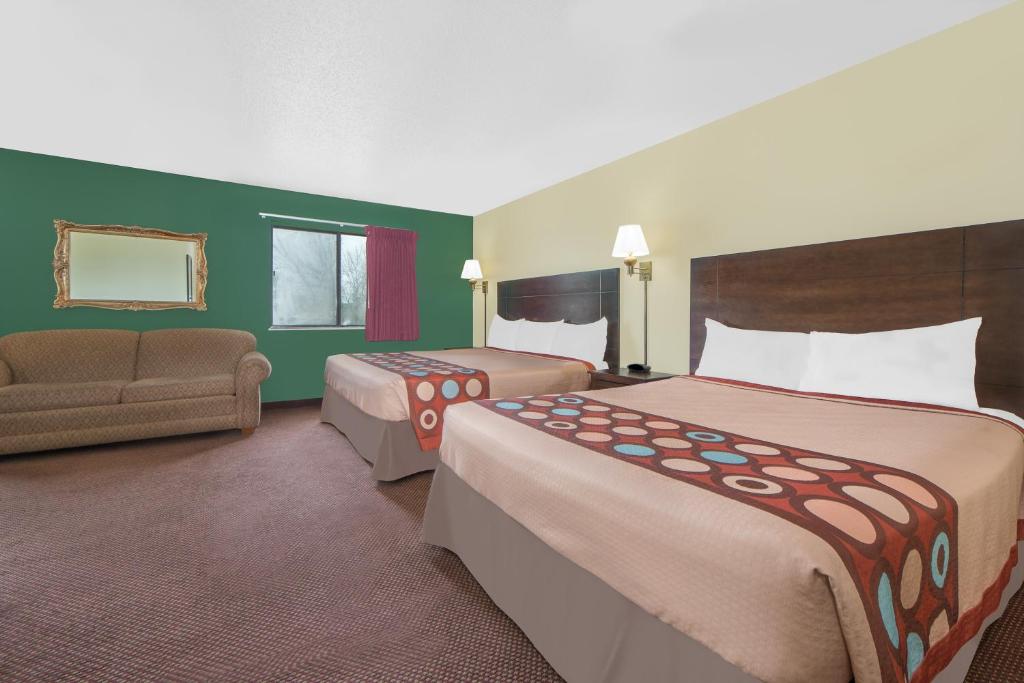 Super 8 by Wyndham Ottumwa - image 4
