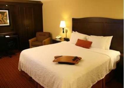 Hampton Inn Overland Park - image 21