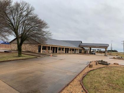 Owensville Motor Inn - image 5