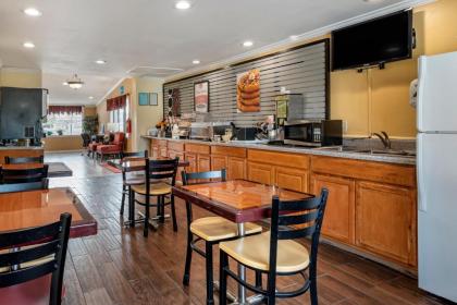 Econo Lodge Oxford - image 8