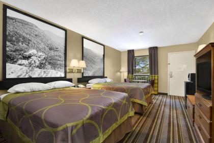 Super 8 by Wyndham Oxford - image 3