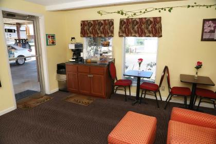 Red Carpet Inn Anniston Oxford - image 3