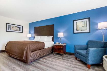 Days Inn and Suites by Wyndham Oxford North Carolina