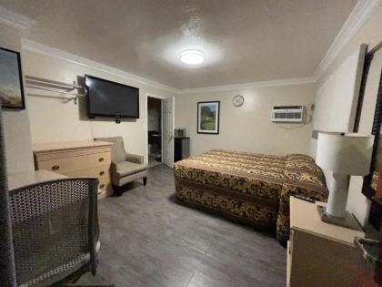 Flamingo Motel Oxnard - image 9