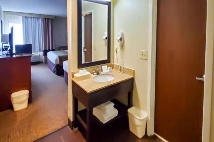 Comfort Inn Oxon Hill - image 13