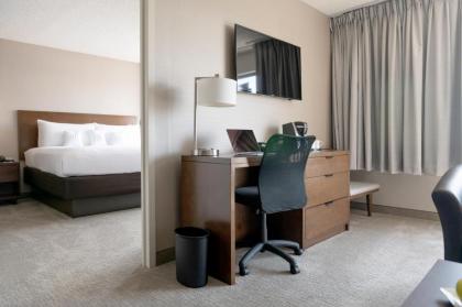 Harborside Hotel - image 14