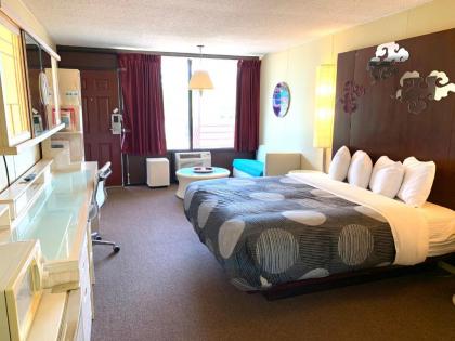 Oxford Inn - image 6