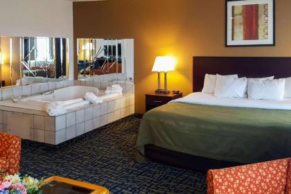Quality Inn Ozark - image 11