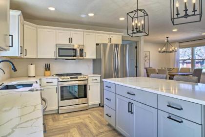 Chic Retreat with Deck about 9 Mi to Downtown Springfield - image 11