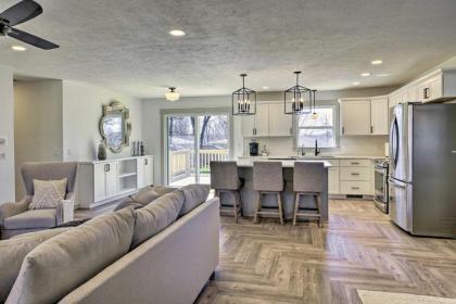 Chic Retreat with Deck about 9 Mi to Downtown Springfield - image 4