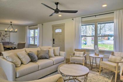 Chic Retreat with Deck about 9 Mi to Downtown Springfield - image 6