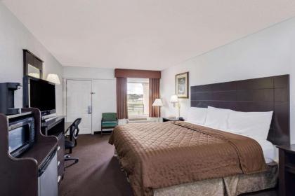 Travelodge by Wyndham Ozona - image 14