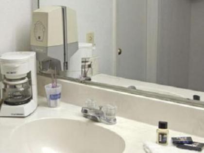 Travelodge by Wyndham Ozona - image 7