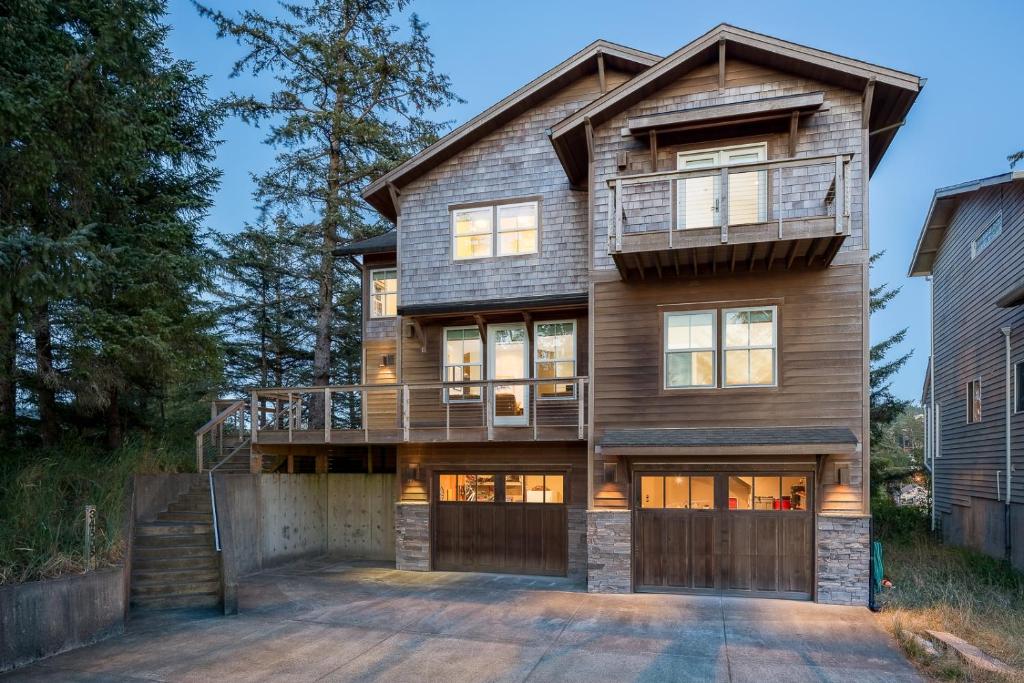 Riverfront Dream luxurious 6 bdrm home with views in the heart of Pacific City - main image