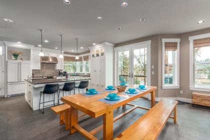 Riverfront Dream luxurious 6 bdrm home with views in the heart of Pacific City - image 13