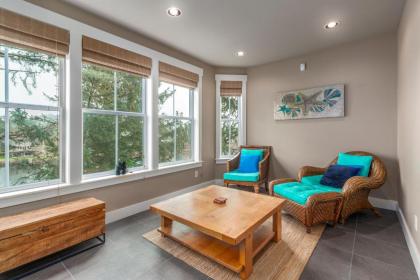 Riverfront Dream luxurious 6 bdrm home with views in the heart of Pacific City - image 14