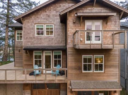 Riverfront Dream luxurious 6 bdrm home with views in the heart of Pacific City - image 4