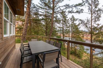 Riverfront Dream luxurious 6 bdrm home with views in the heart of Pacific City - image 5