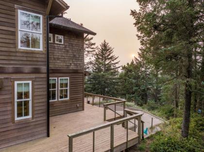 Riverfront Dream luxurious 6 bdrm home with views in the heart of Pacific City - image 6