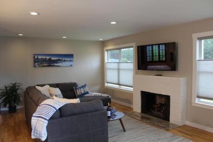 Walking Distance to Beach and Monterey Bay - image 13