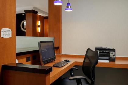 Fairfield Inn and Suites Paducah - image 10