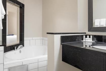 Fairfield Inn and Suites Paducah - image 14