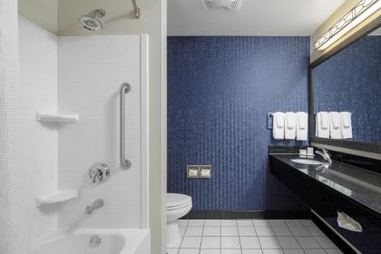 Fairfield Inn and Suites Paducah - image 9