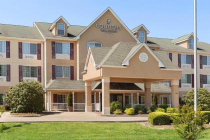 Country Inn & Suites by Radisson Paducah KY - image 1