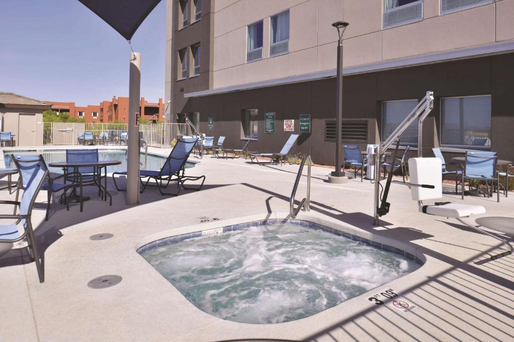La Quinta by Wyndham Page at Lake Powell - image 4