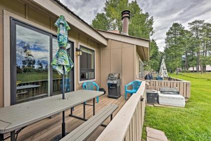 Cozy Mtn Condo with Grill 28 Mi to Wolf Creek!
