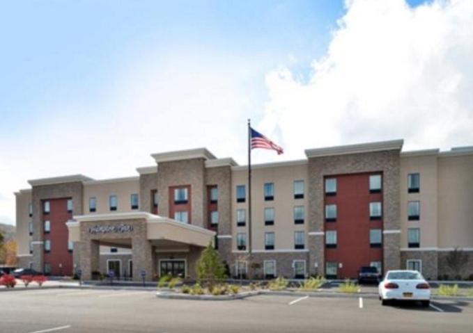 Hampton Inn Corning/Painted Post - main image