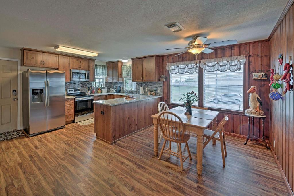 The Crab Trap Palacios House on Matagorda Bay! - image 6